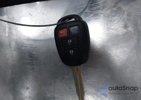 2017 Toyota Rav4 Xle z USA, uszkodzony, nr VIN 2T3RFREV7HW577419